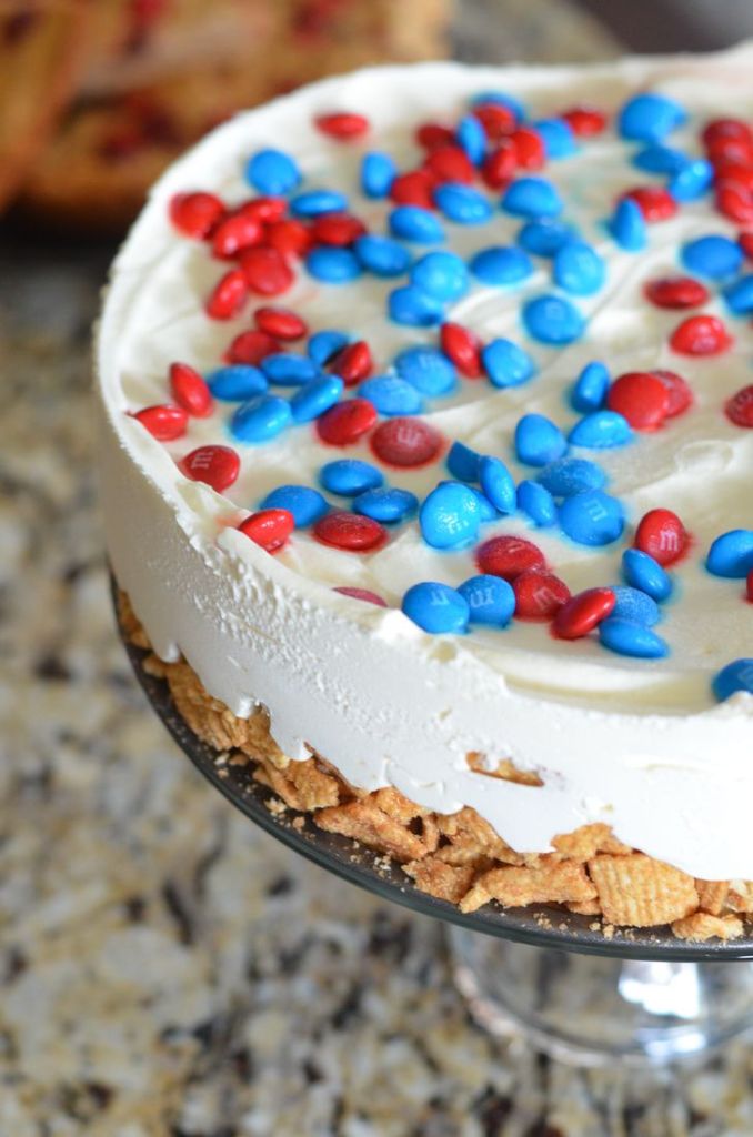 Captain America Ice Cream Cake - Mooshu Jenne #HeroesEatMMs #CollectiveBias #shop