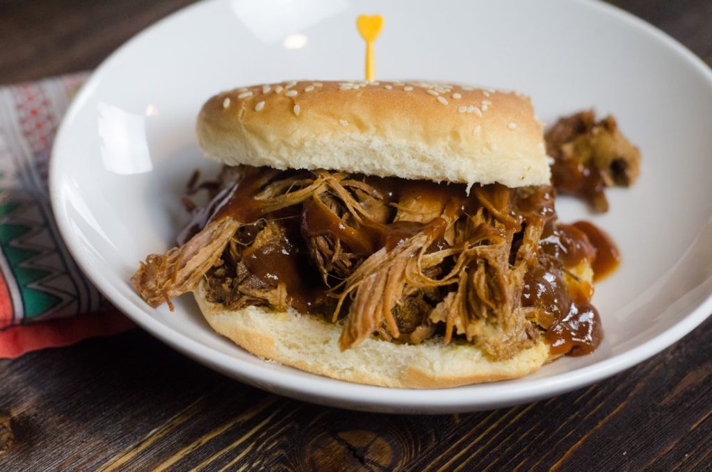 Instant Pot Pulled Pork Sandwiches