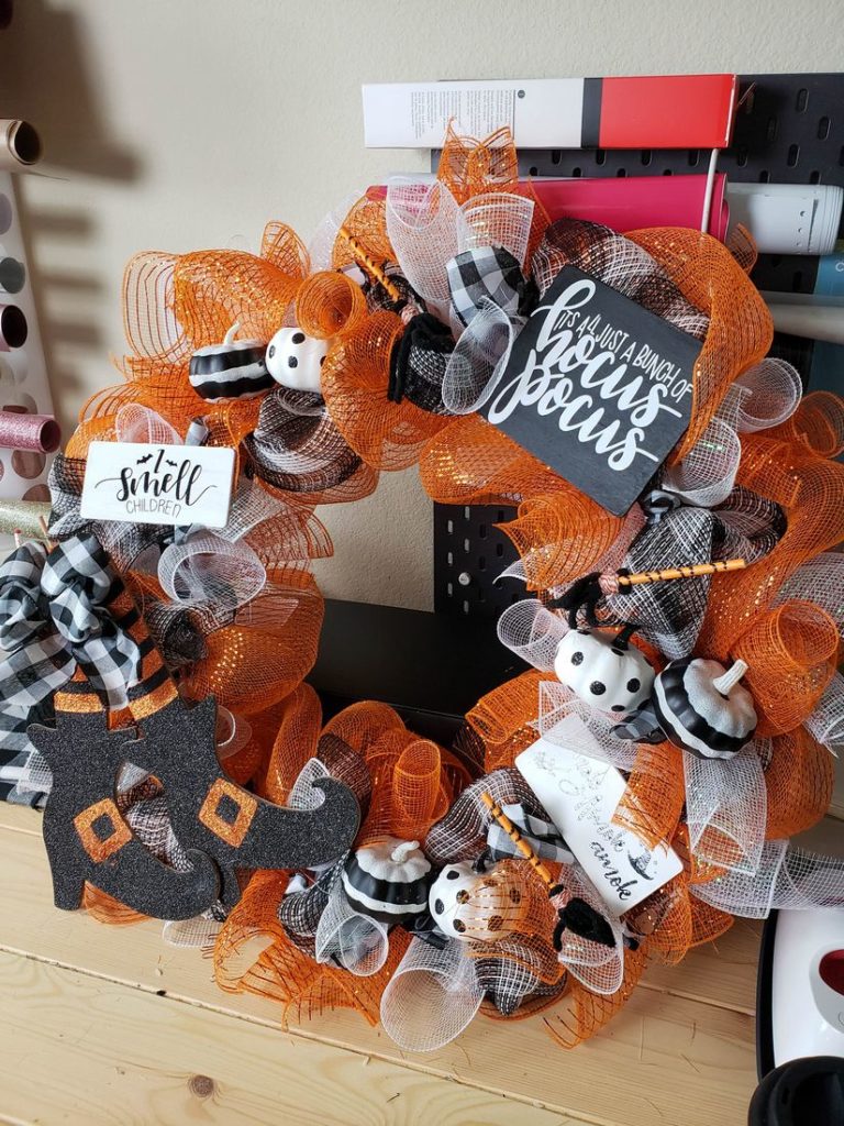 Hocus Pocus Halloween Wreath 8