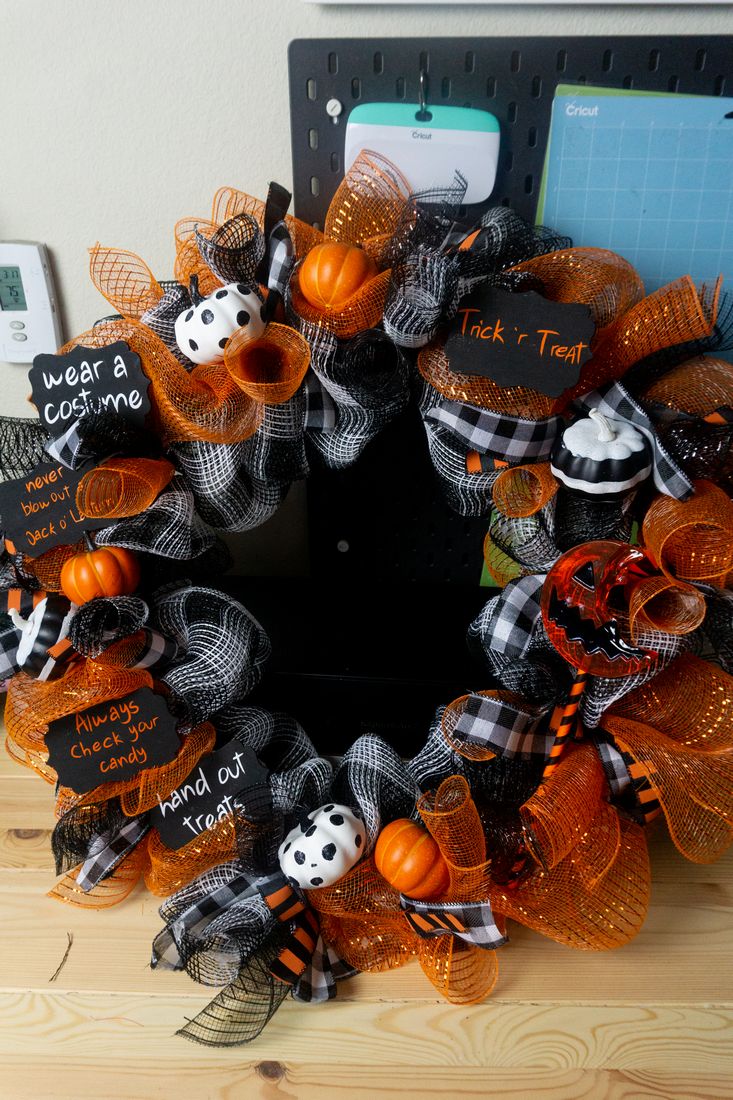 Trick ‘r Treat Buffalo Plaid Wreath