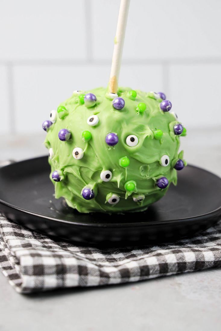 Hocus Pocus Candied Apples