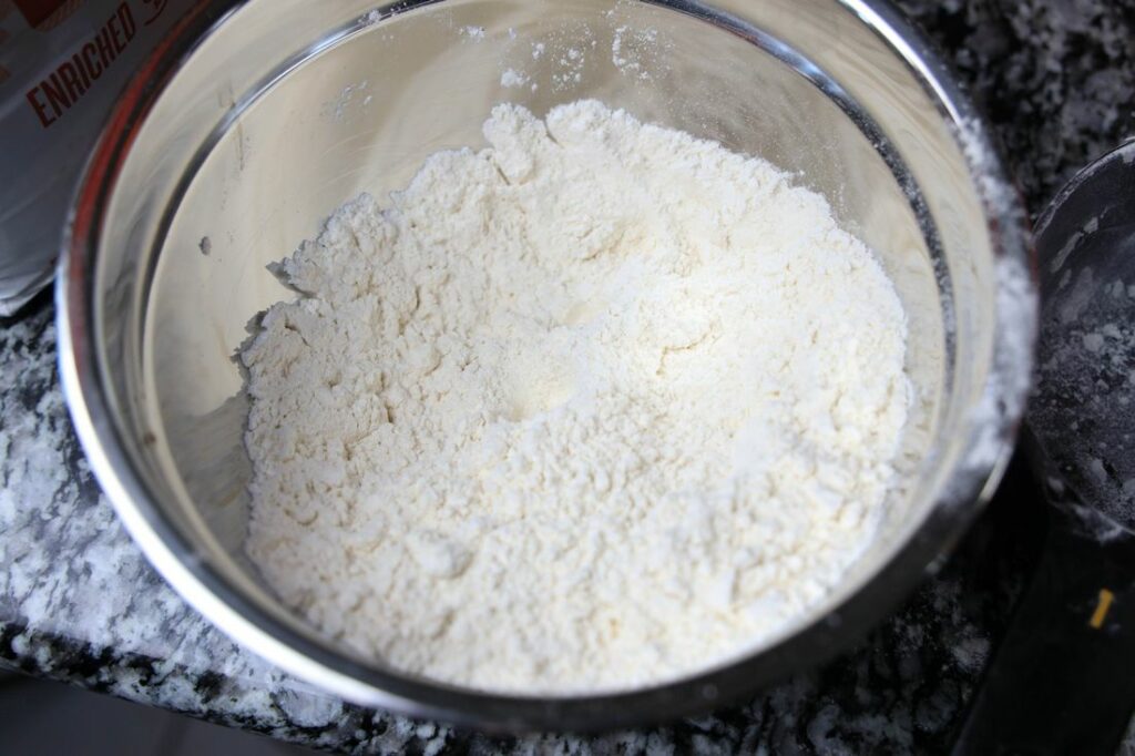 Dry ingredients to the cookie in a bowl.