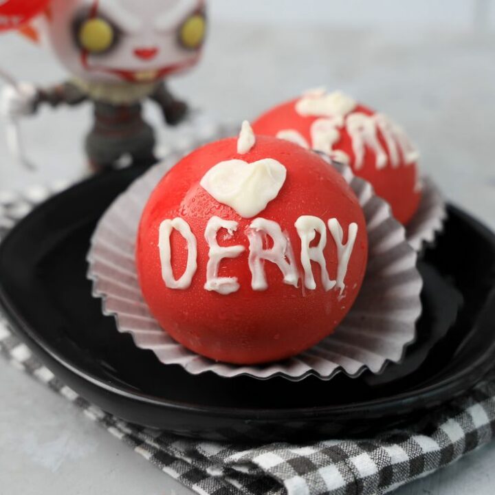 Red hot chocolate bomb with the words I heart derry on it.