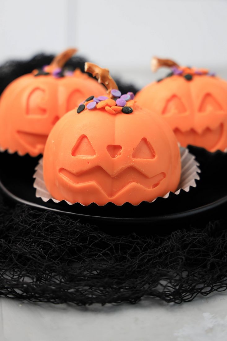 Jack O’Lantern Hot Chocolate Bombs