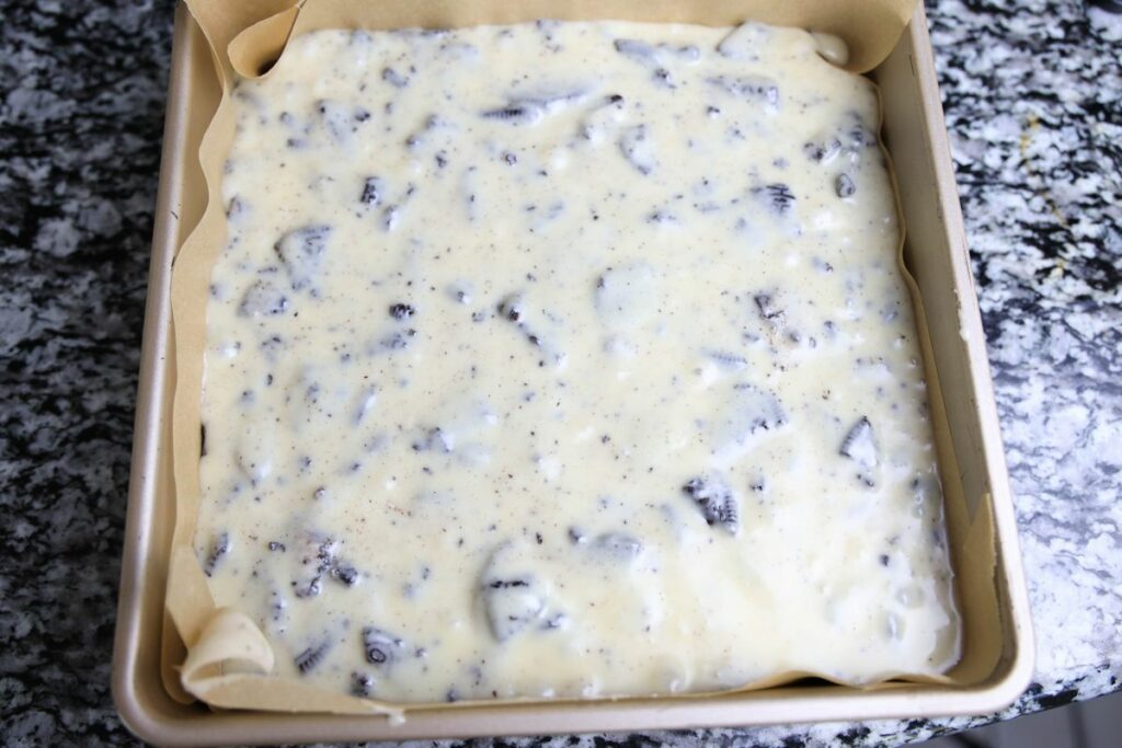 Oreo white chocolate fudge in a 9x9 pan.