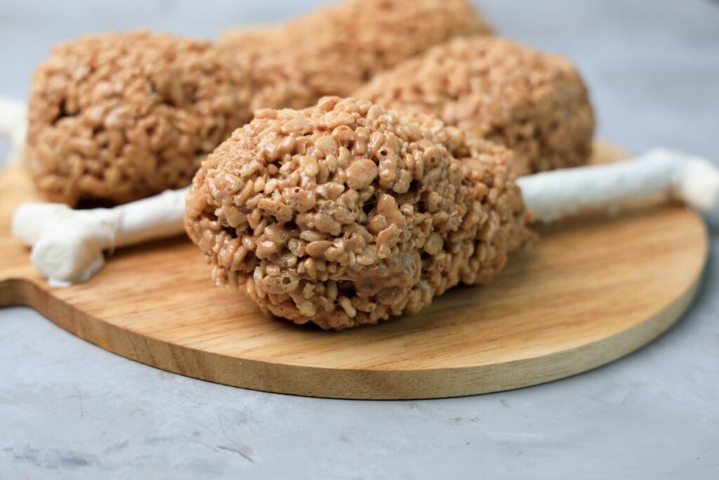 Turkey Leg Rice Krisipie Treats is the cutest to serve up as a dessert on Thanksgiving.