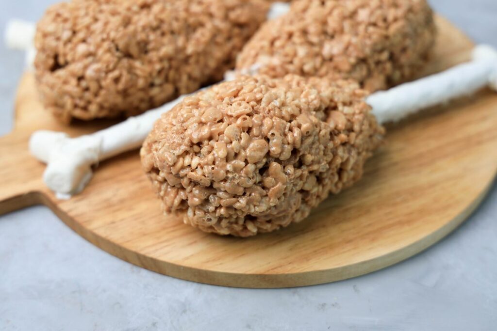 Turkey Leg Rice Krisipie Treats is the cutest to serve up as a dessert on Thanksgiving.